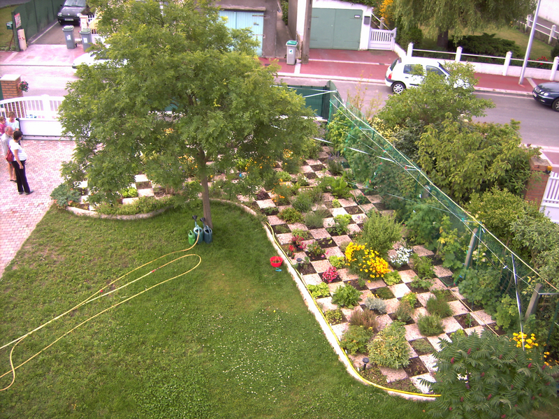 Notre jardin Monastique à Calais - 829.3 ko Notre jardin Monastique à Calais - 829.3 ko